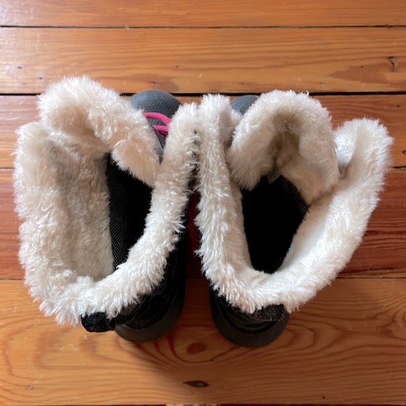 COLUMBIA EUC Girls Techlite Fur Lined Insulated Waterproof Snow Winter Boots - Picture 4 of 4